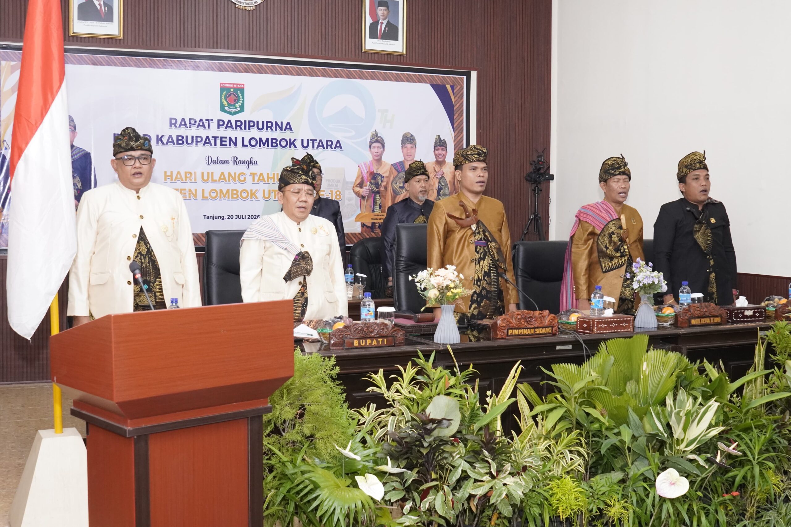 Paripurna Istimewa, Bupati Najmul Paparkan Capaian 18 Tahun KLU