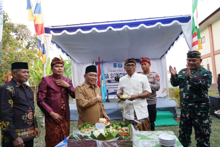 Bupati Najmul Hadiri Perayaan HUT Desa Sokong