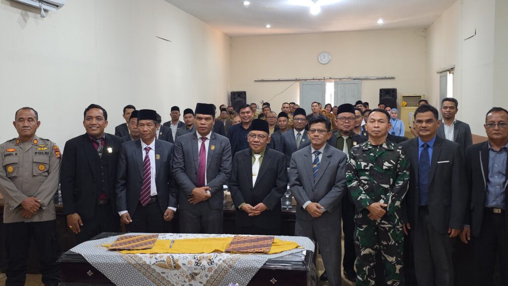 20260908_1137130-1024x577 Seluruh Fraksi DPRD Lombok Utara Disetujui Ranperda Perubahan APBD 2026, Bupati Najmul dan Wabup Kusmalahadi Tegaskan Anggaran Responsif dan Pro-Rakyat